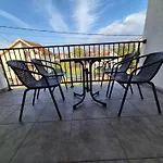 Peaceful 2br With Ultra-fast Wifi