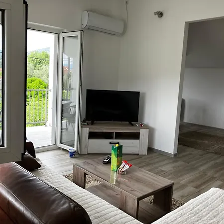 Peaceful 2br With Ultra-fast Wifi * Подгориця